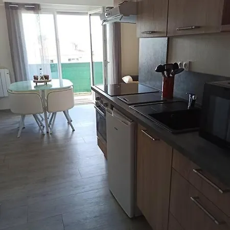 Studio Le Bosquet شقة